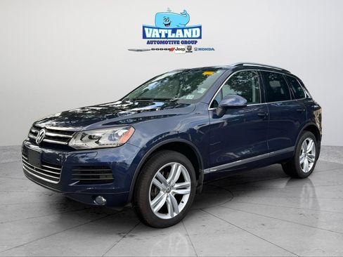 Used 2014 Volkswagen Touareg Sport AWD/4WD image 1