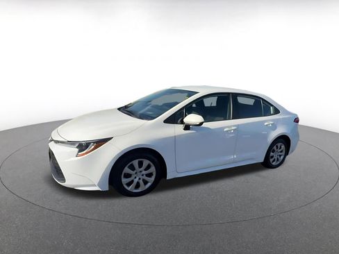 Used 2025 Toyota Corolla LE image 8