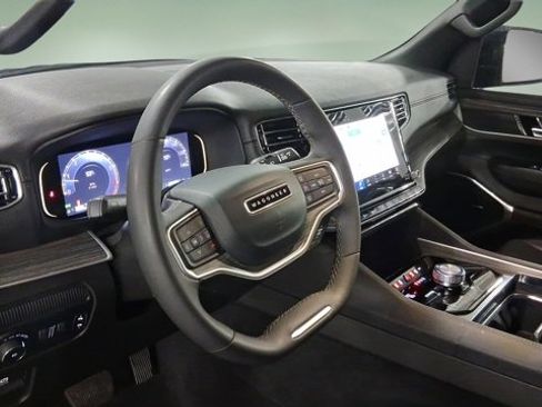 Used 2024 Jeep Wagoneer L Series II w/ Flexible Seating Group image 27
