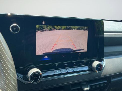 Used 2024 Chevrolet Colorado W/T RWD image 17
