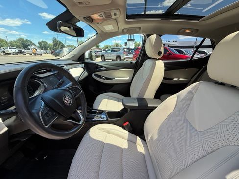 Used 2023 Buick Encore GX Essence w/ Experience Buick Package FWD image 4