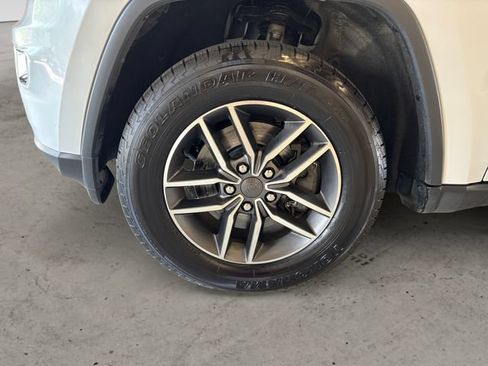 Used 2022 Jeep Grand Cherokee Limited AWD/4WD image 15
