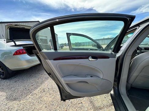 Used 2008 Buick Lucerne CXS FWD image 24