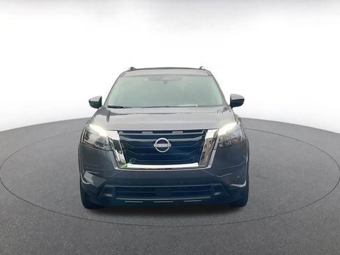 Used 2025 Nissan Pathfinder SV image 5