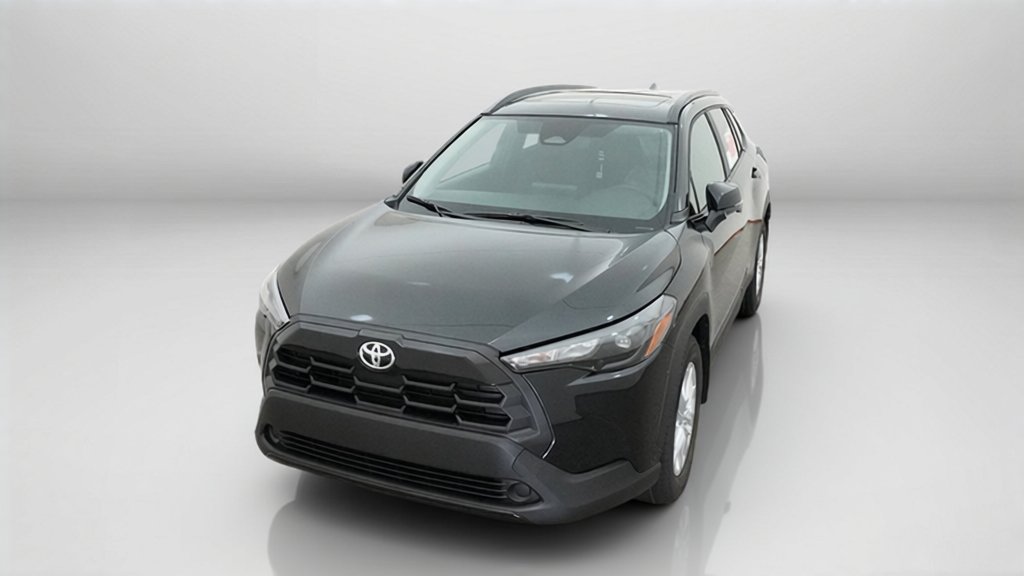 New 2026 Toyota Corolla Cross LE w/ Moonroof Package FWD image 3