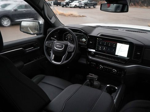 New 2026 GMC Sierra 1500 SLT image 11