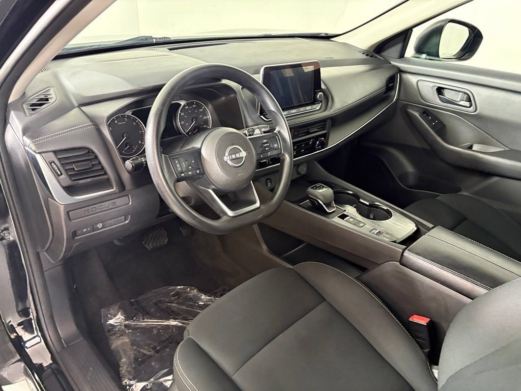 Used 2024 Nissan Rogue S FWD image 17