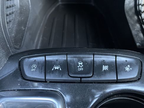 Used 2023 Chevrolet TrailBlazer ACTIV w/ Sun and Liftgate Package FWD image 35