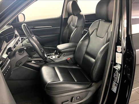 Used 2025 Kia Telluride S image 21