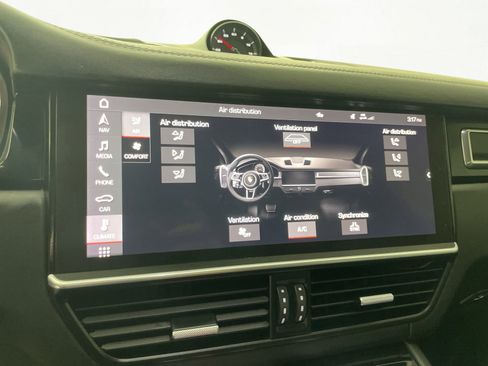 Used 2021 Porsche Cayenne GTS image 20