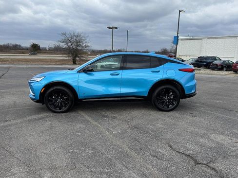 Used 2025 Buick Envista Sport Touring w/ Convenience I Package image 2