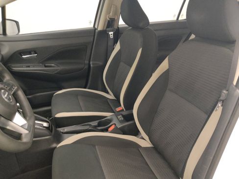 Used 2021 Nissan Versa SV FWD image 17