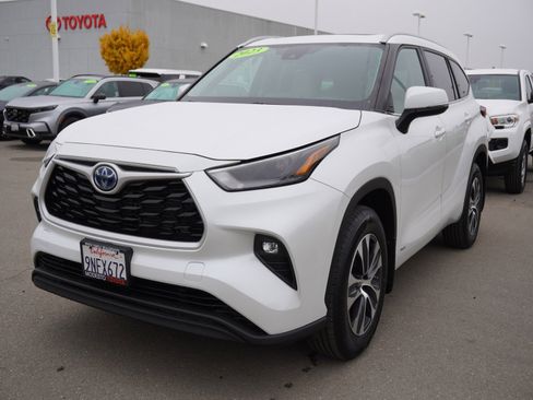 Used 2023 Toyota Highlander XLE image 8