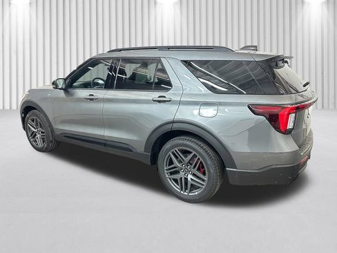 New 2026 Ford Explorer ST-Line w/ ST-Line Street Pack AWD/4WD image 7