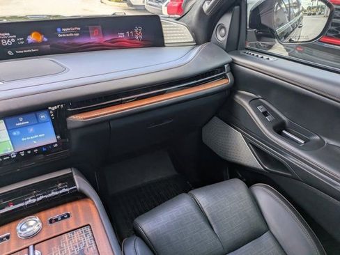 Used 2025 Lincoln Navigator Black Label AWD/4WD image 17