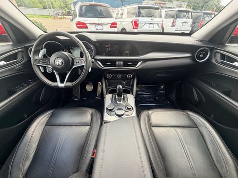 Used 2018 Alfa Romeo Stelvio Sport w/ Quick Order Package 22J Sport AWD/4WD image 19