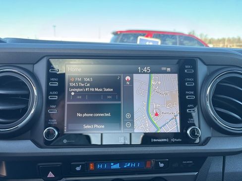 Used 2020 Toyota Tacoma TRD Off-Road image 9