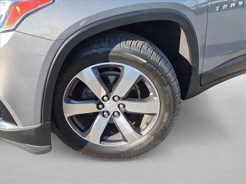 Used 2019 Chevrolet Traverse LT w/ LT Premium Package FWD image 10