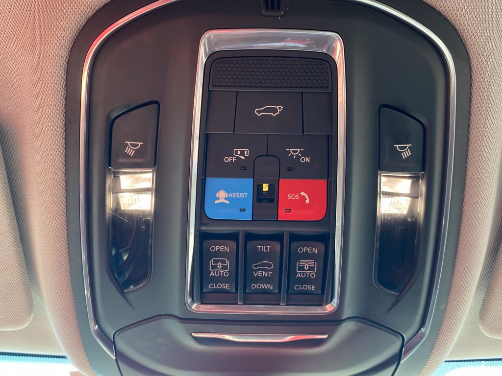 Used 2021 Jeep Grand Cherokee L Limited AWD/4WD image 25