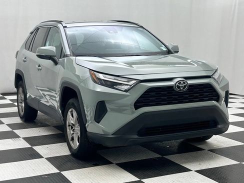 Used 2023 Toyota RAV4 XLE AWD/4WD image 2