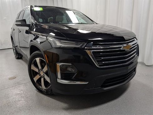 Certified 2023 Chevrolet Traverse LT w/ LT Premium Package image 2