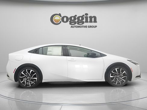 New 2026 Toyota Prius Plug-In Hybrid image 22