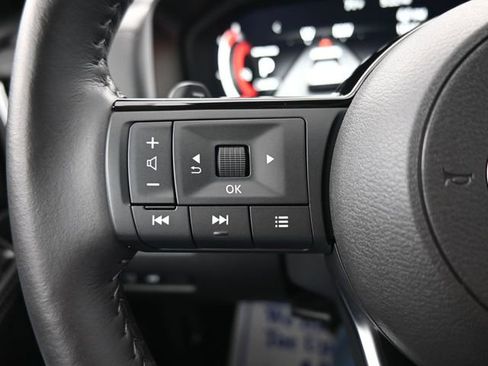 Used 2024 Nissan Rogue SL image 16