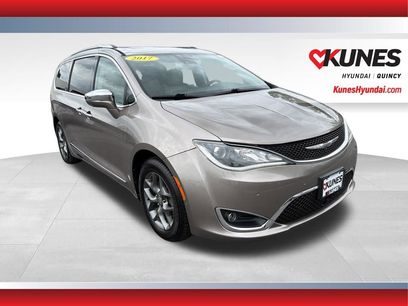 Used 2017 Chrysler Pacifica Limited w/ UConnect Theater Package