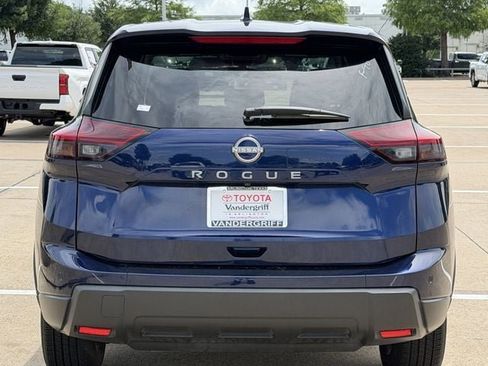 Used 2025 Nissan Rogue SV FWD image 5