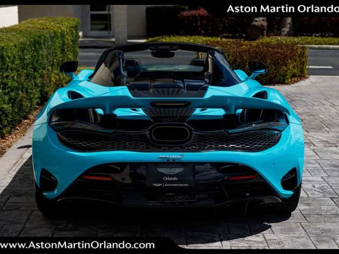 Used 2024 McLaren 750S Spider image 29