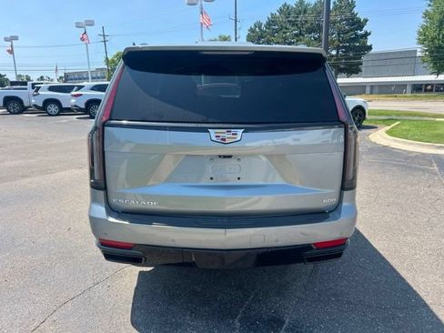 Used 2023 Cadillac Escalade ESV Sport w/ Touring Package AWD/4WD image 7