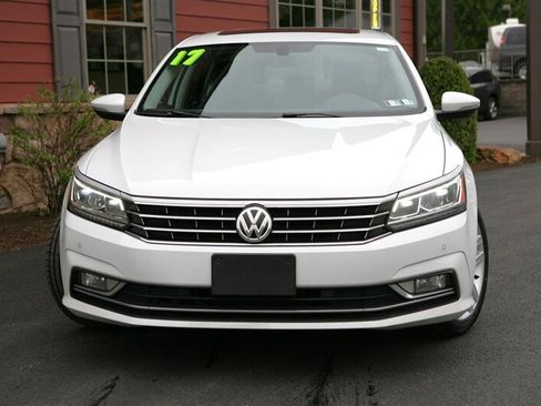 Used 2017 Volkswagen Passat 1.8T SE FWD image 2