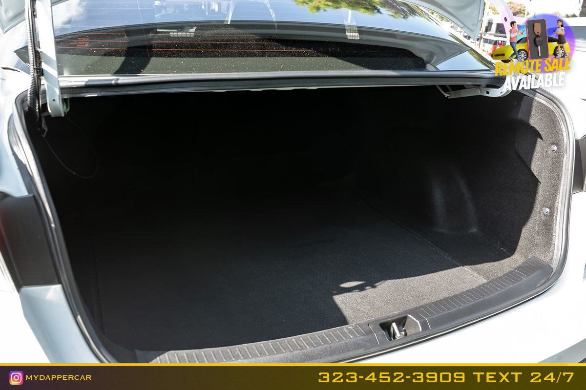 Used 2022 Toyota Corolla LE FWD image 15