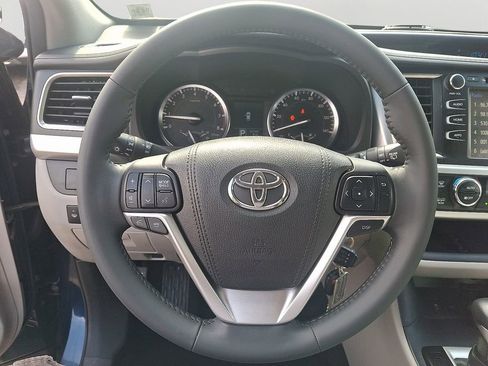 Used 2016 Toyota Highlander Plus image 18