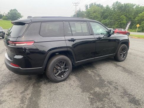 Used 2022 Jeep Grand Cherokee L Laredo AWD/4WD image 9