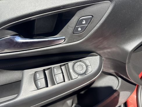Used 2024 Buick Envista Sport Touring w/ Convenience I Package FWD image 17