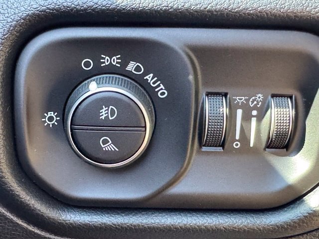 Used 2022 RAM 1500 Laramie AWD/4WD image 41