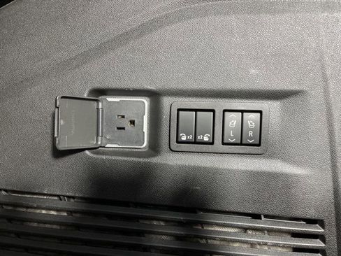 Used 2024 Chevrolet Tahoe Premier RWD image 48