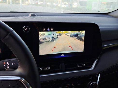 Used 2025 Chevrolet Equinox LT image 23