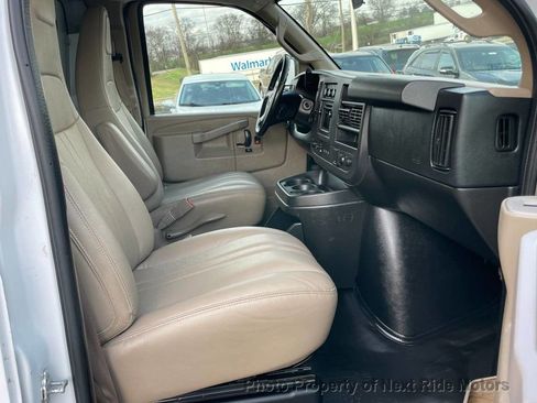 Used 2018 Chevrolet Express 2500 w/ Driver Convenience Package image 10