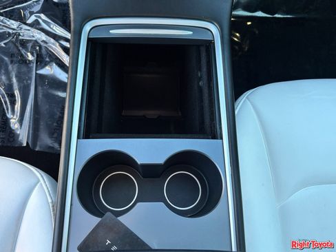 Used 2023 Tesla Model Y Performance AWD/4WD image 31