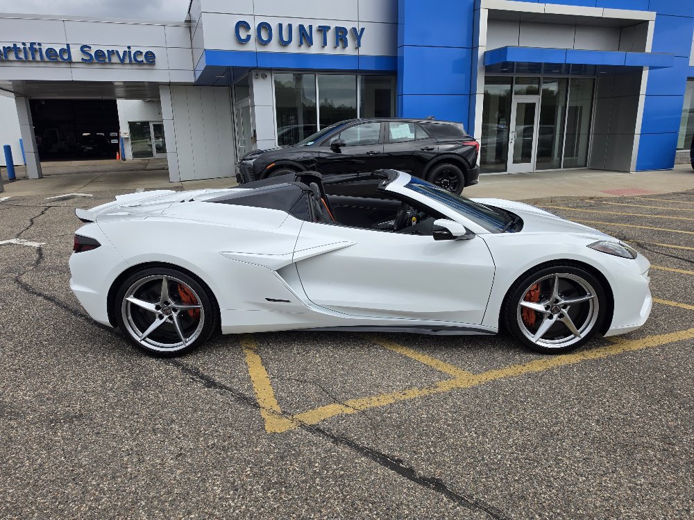 Used 2025 Chevrolet Corvette E-Ray w/ ZER Performance Package AWD/4WD image 8