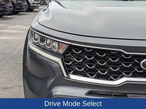 Used 2021 Kia Sorento LX FWD image 11