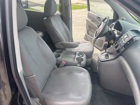 Used 2010 Kia Sedona LX FWD image 8