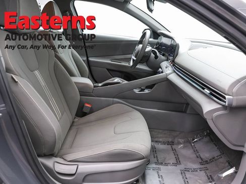 Used 2024 Hyundai Elantra SEL FWD image 23