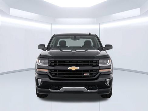 Used 2018 Chevrolet Silverado 1500 LT w/ All Star Edition AWD/4WD image 6