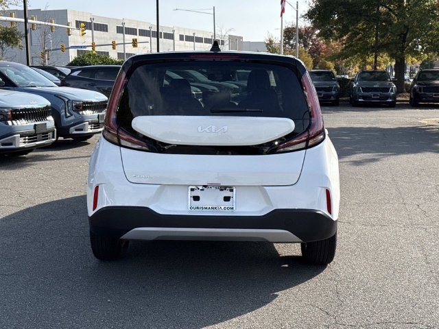 Used 2025 Kia Soul S FWD image 3