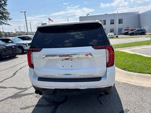 Used 2021 GMC Yukon XL Denali w/ Denali Premium Package AWD/4WD image 9
