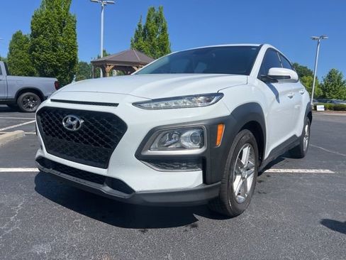 Used 2019 Hyundai Kona SE image 2