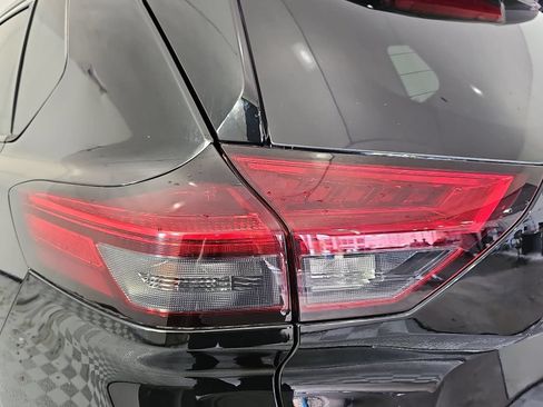 Certified 2022 Nissan Rogue SL w/ SL Premium Package FWD image 32